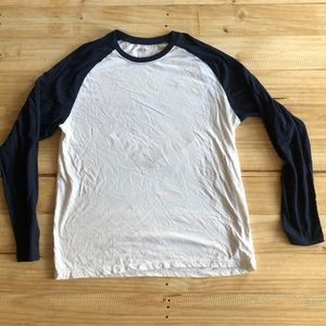 Old navy men’s long sleeve size M
